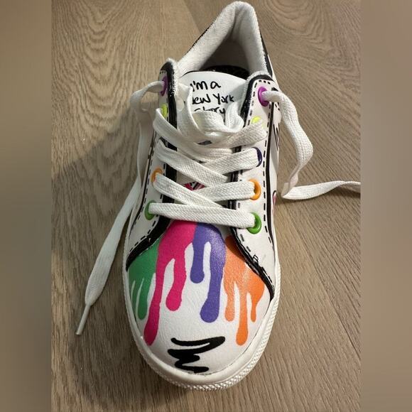 Kids Steve Madden Size 3 Graphic Sneakers - Picture 2 of 9